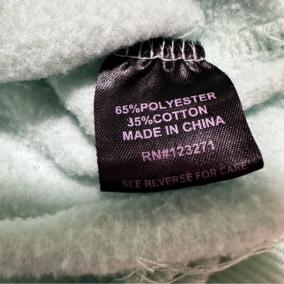 ❤️ $10 Flash Sale Faded Rose Daisy Print Cropped Hoodie - Picture 7 of 9